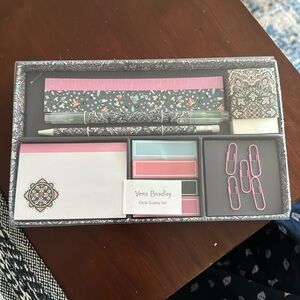 NWT Vera Bradley desk supply set, bonbon medallion